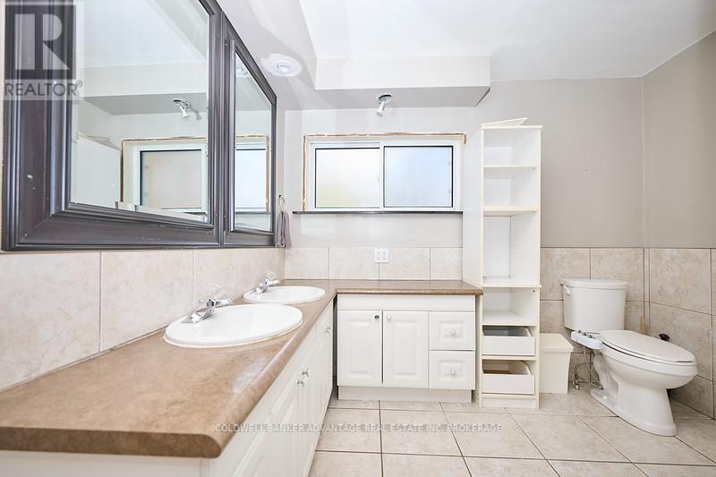 184 Price Avenue, Welland, Ontario  L3C 3Y6 - Photo 12 - X12344006