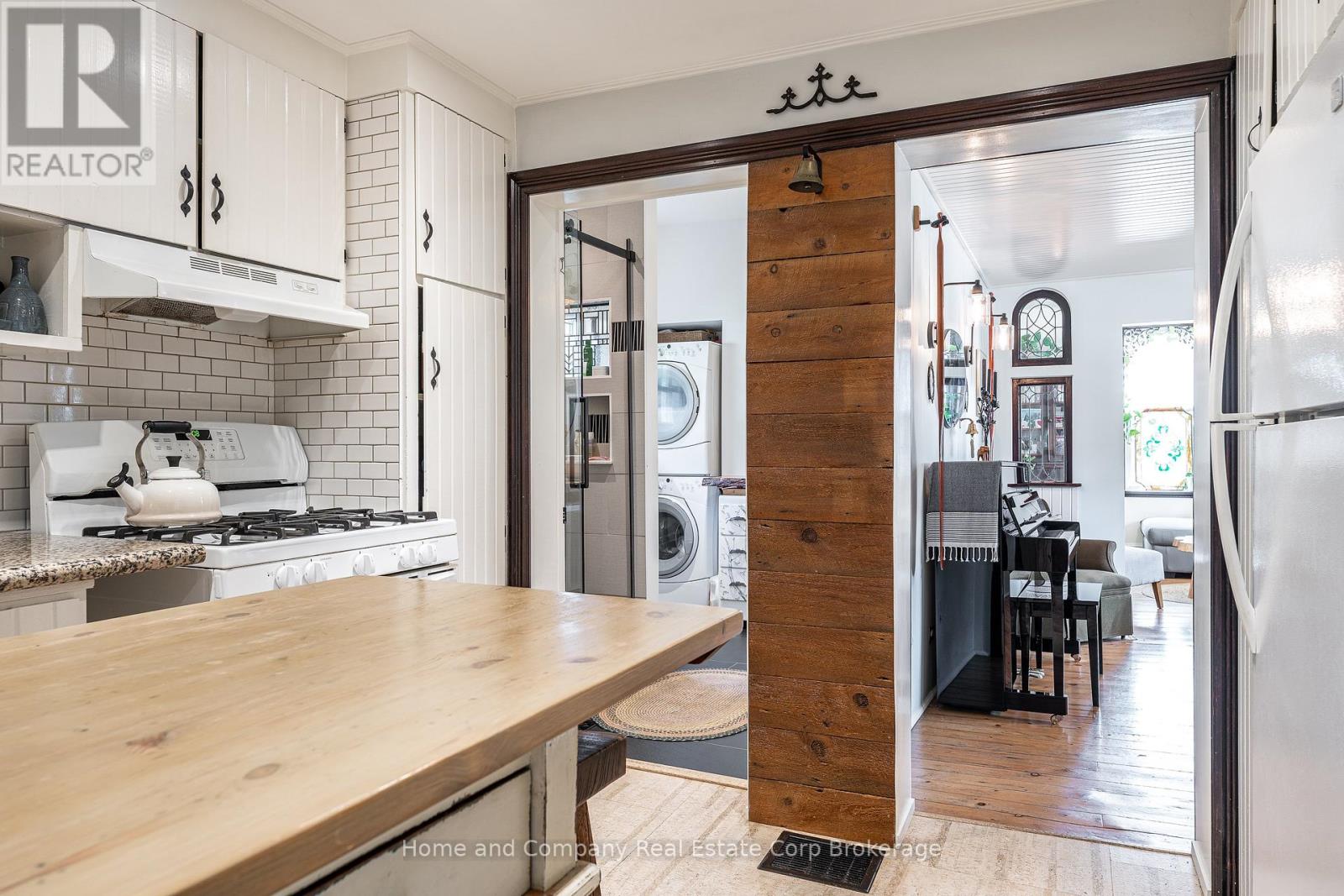 61 Blake Street, Stratford, Ontario  N5A 2C4 - Photo 6 - X12343929