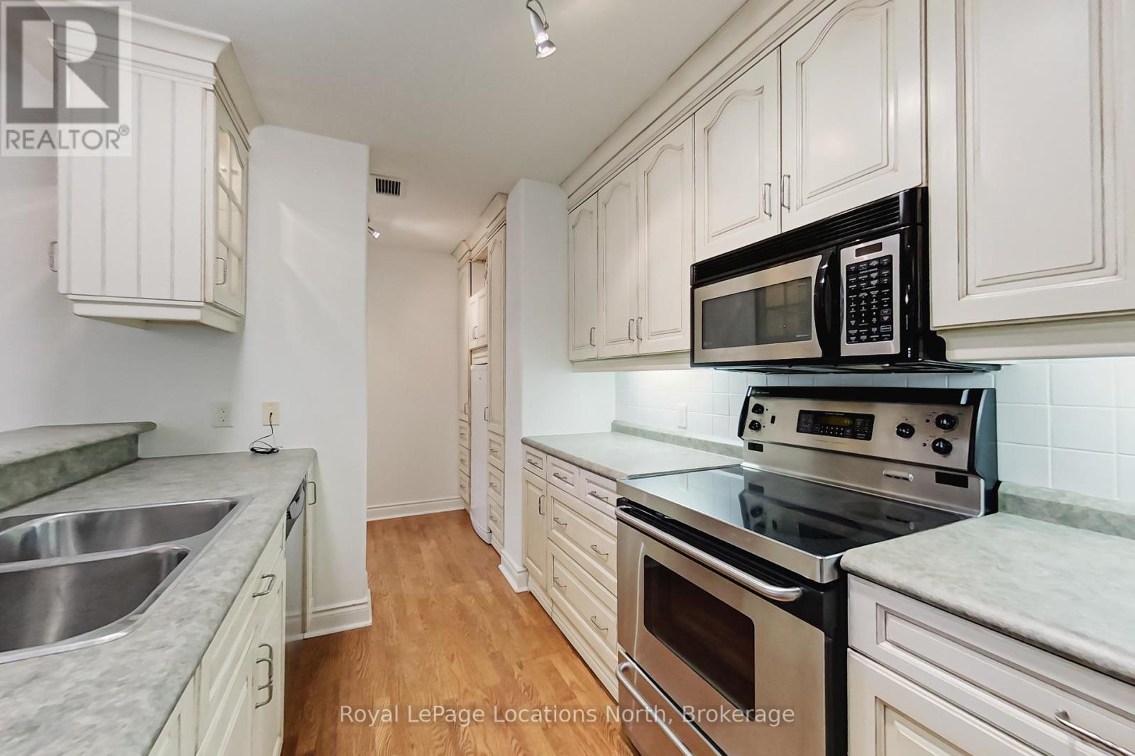 104 - 10 Bay Street E, Blue Mountains, Ontario  N0H 2P0 - Photo 15 - X12344007