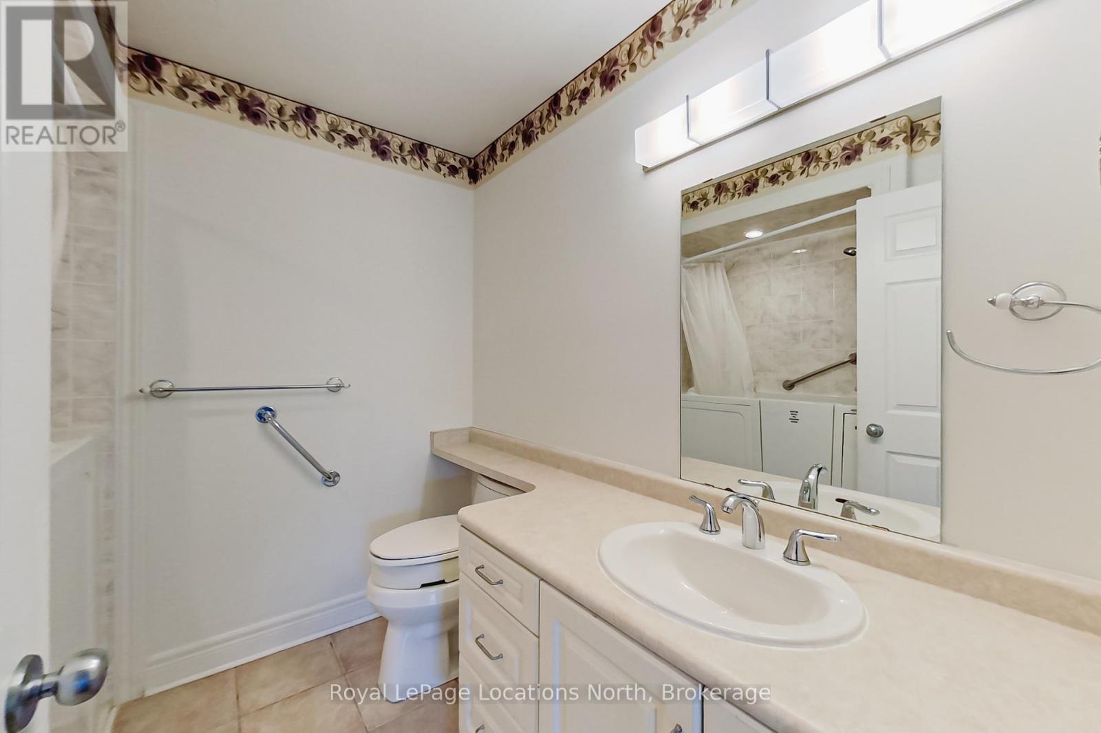 104 - 10 Bay Street E, Blue Mountains, Ontario  N0H 2P0 - Photo 22 - X12344007