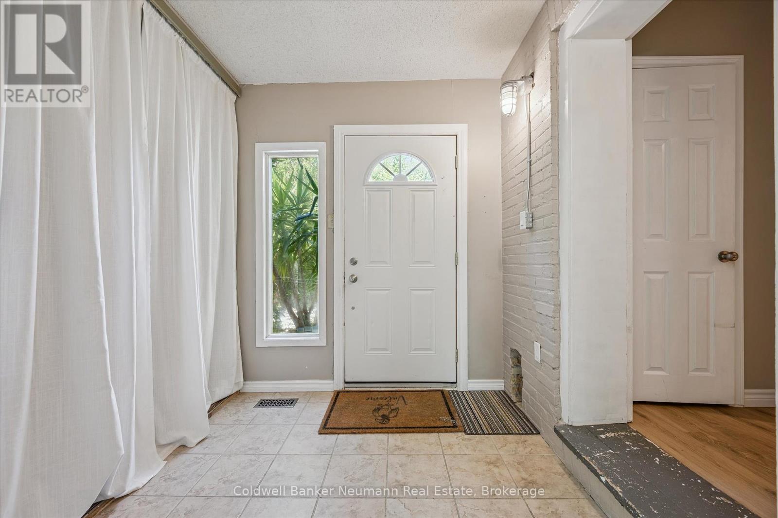 102 Asmus Street, Wilmot, Ontario  N3A 1A9 - Photo 3 - X12344018