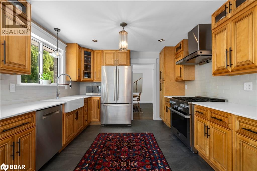 Property at 28 LARRY Street image 4