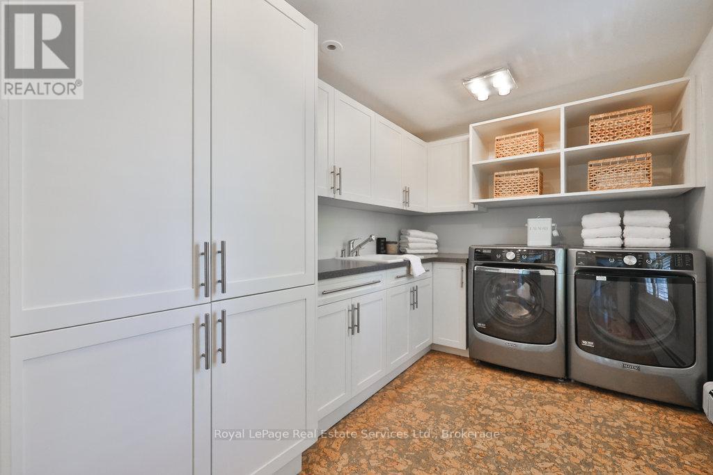 68 Thomas Street, Oakville, Ontario  L6J 3A4 - Photo 31 - W12343964