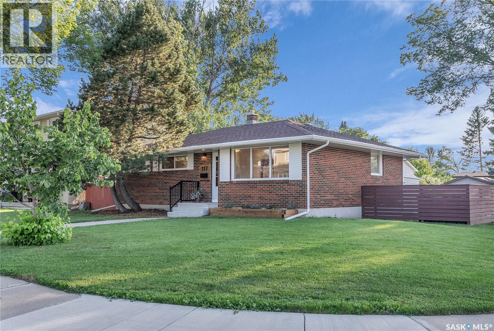 Property at 117 Phillips CRESCENT image 2