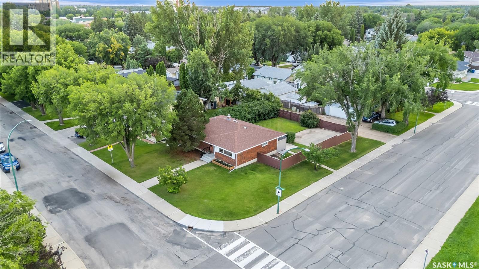 Property at 117 Phillips CRESCENT image 3