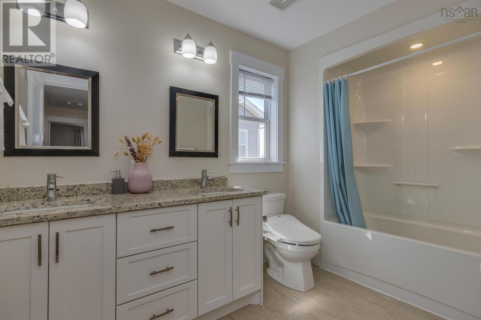 296 Transom Drive, Halifax, Nova Scotia  B3M 4V4 - Photo 34 - 202520064