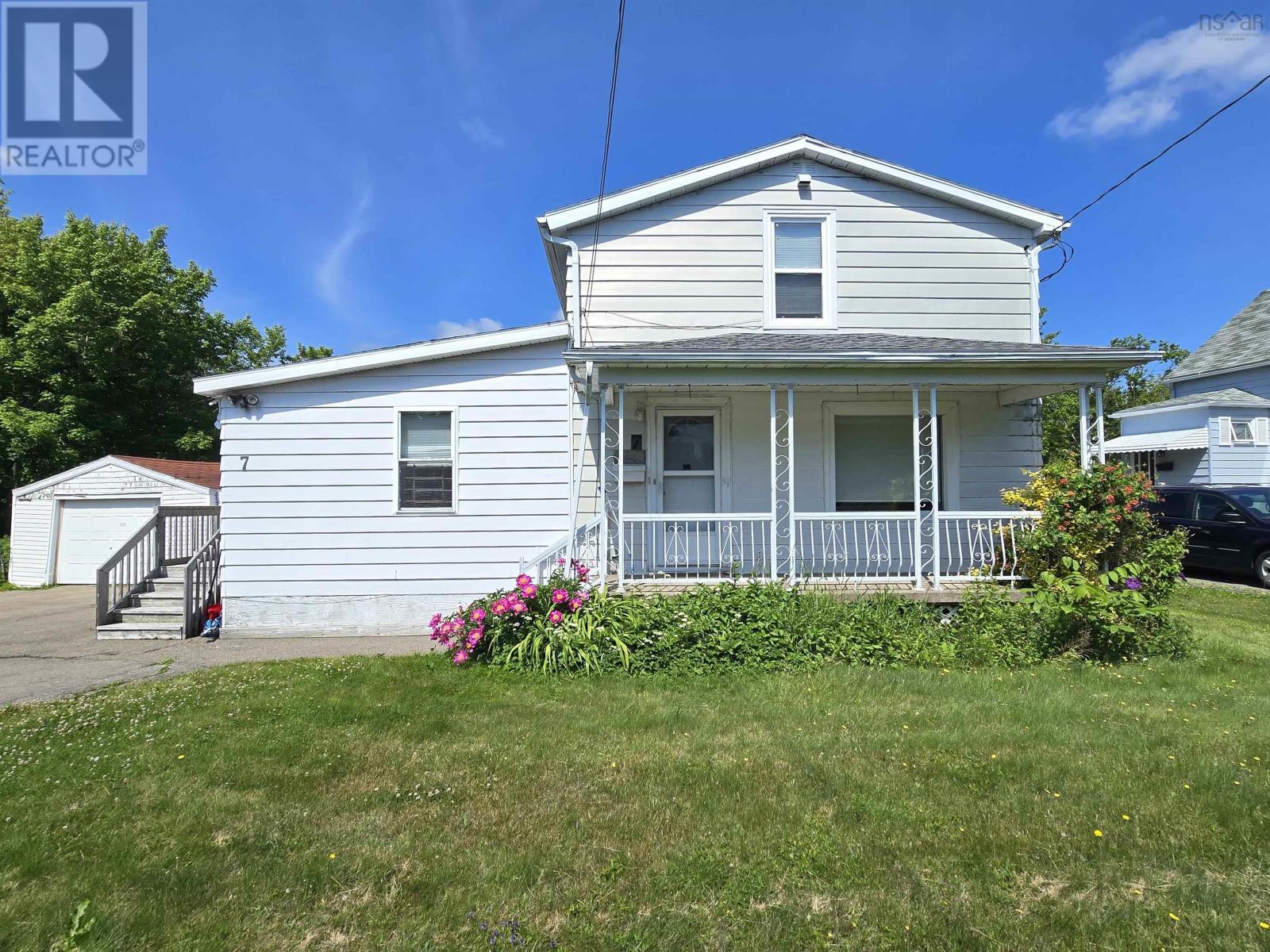 7 Cochrane Street, Glace Bay, Nova Scotia  B1A 2W5 - Photo 1 - 202511517