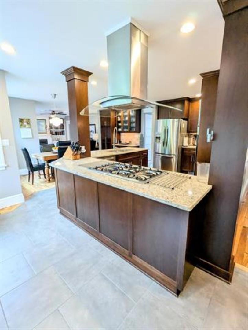 Property at 25072 58 AVENUE image 2