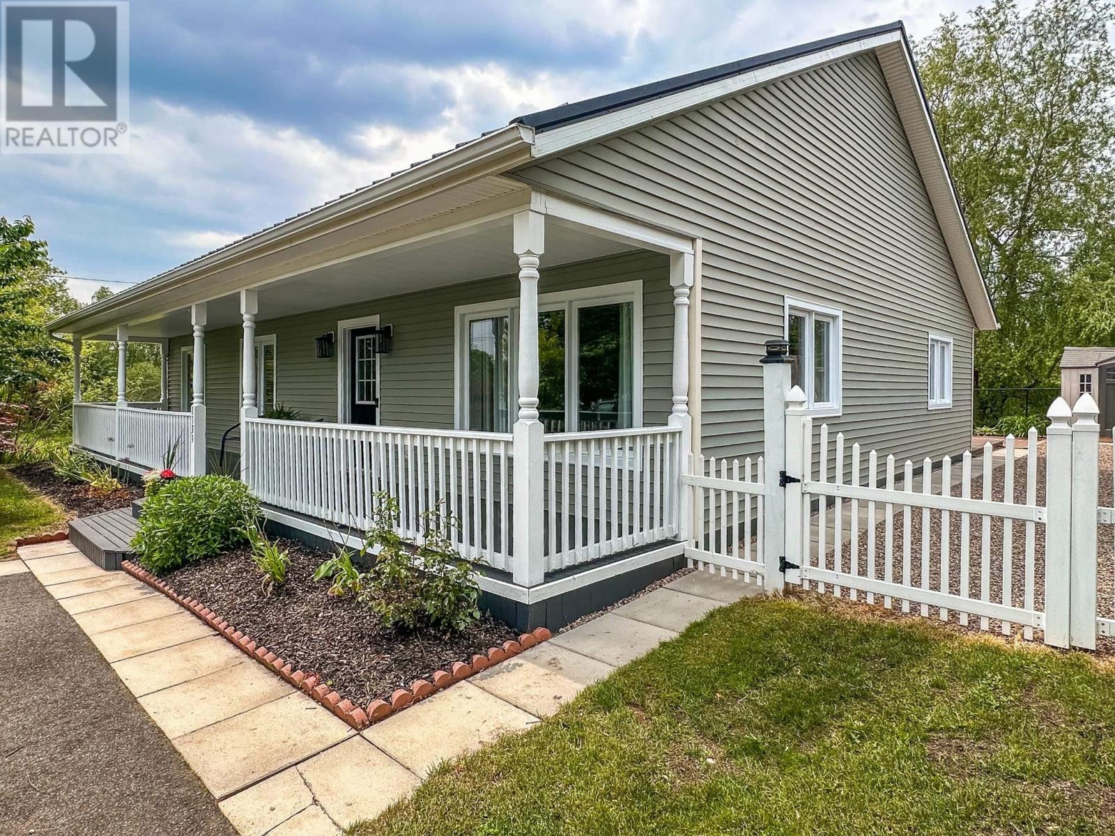 1133 Chapel Street, Canning, Nova Scotia  B0P 1H0 - Photo 2 - 202514579