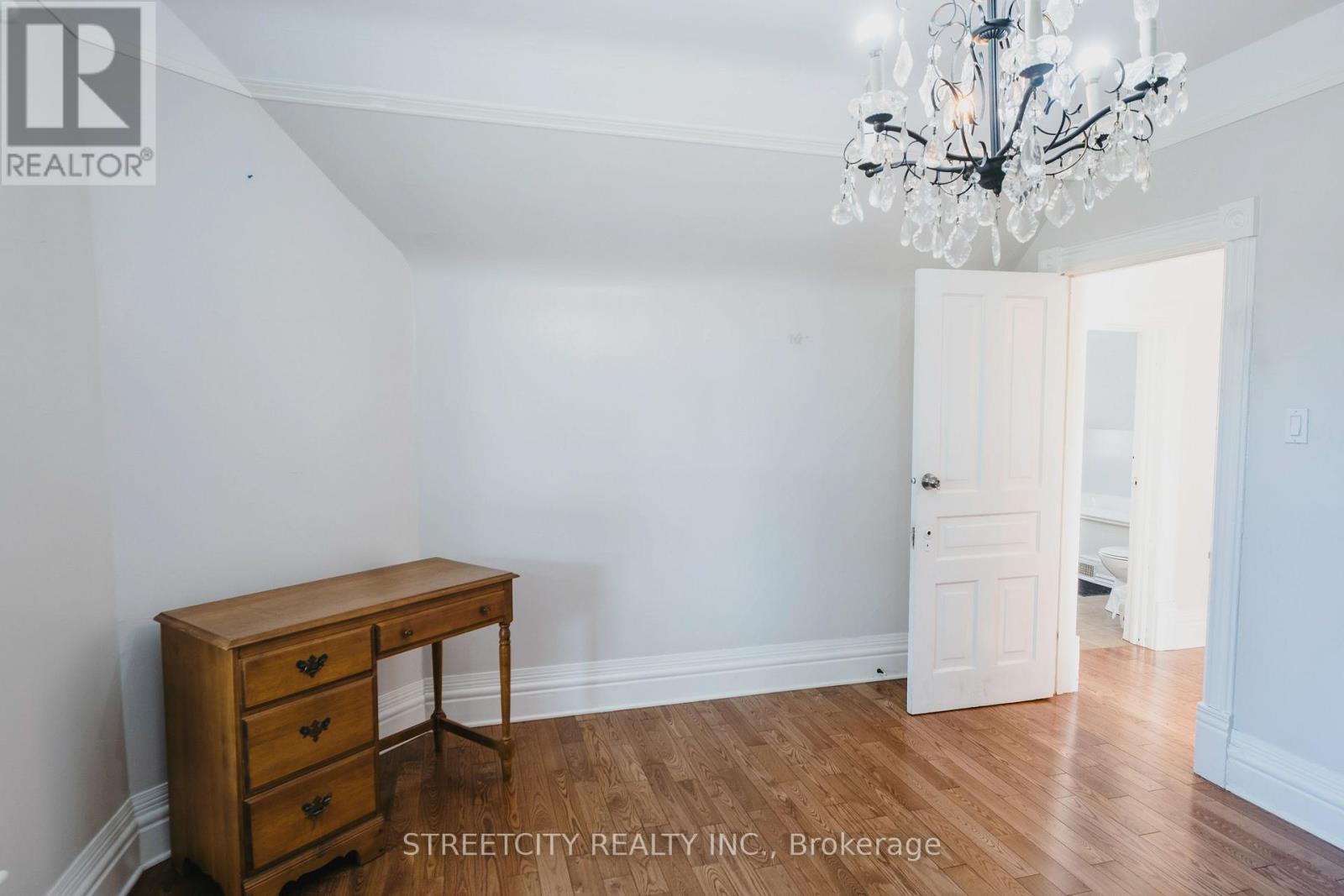 242 Emma Street, Sarnia, Ontario  N7T 3A2 - Photo 20 - X12344063