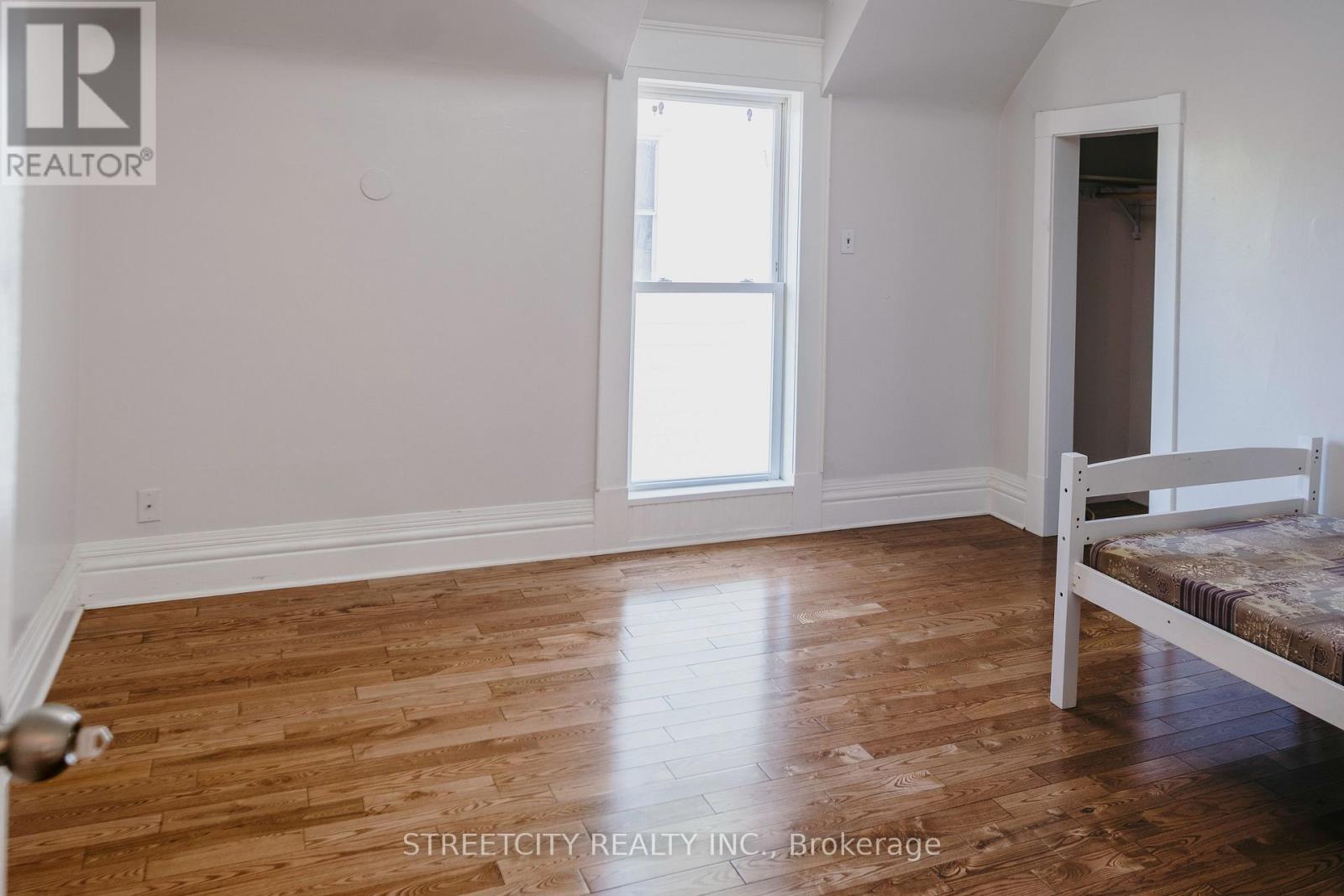 242 Emma Street, Sarnia, Ontario  N7T 3A2 - Photo 23 - X12344063