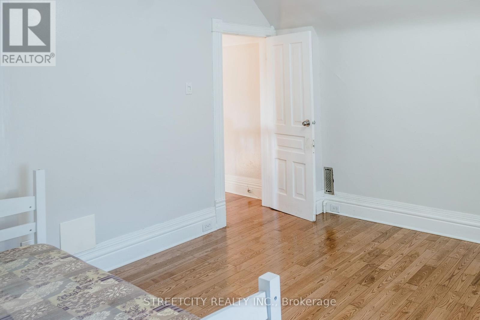 242 Emma Street, Sarnia, Ontario  N7T 3A2 - Photo 24 - X12344063