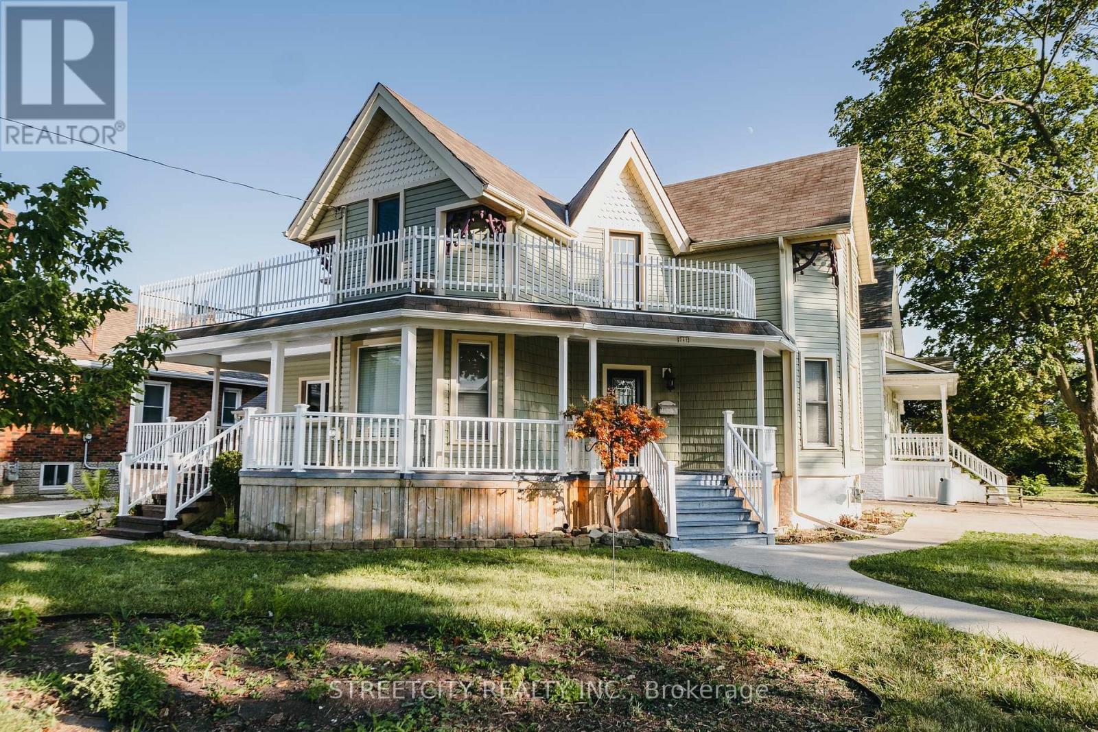 242 Emma Street, Sarnia, Ontario  N7T 3A2 - Photo 3 - X12344063
