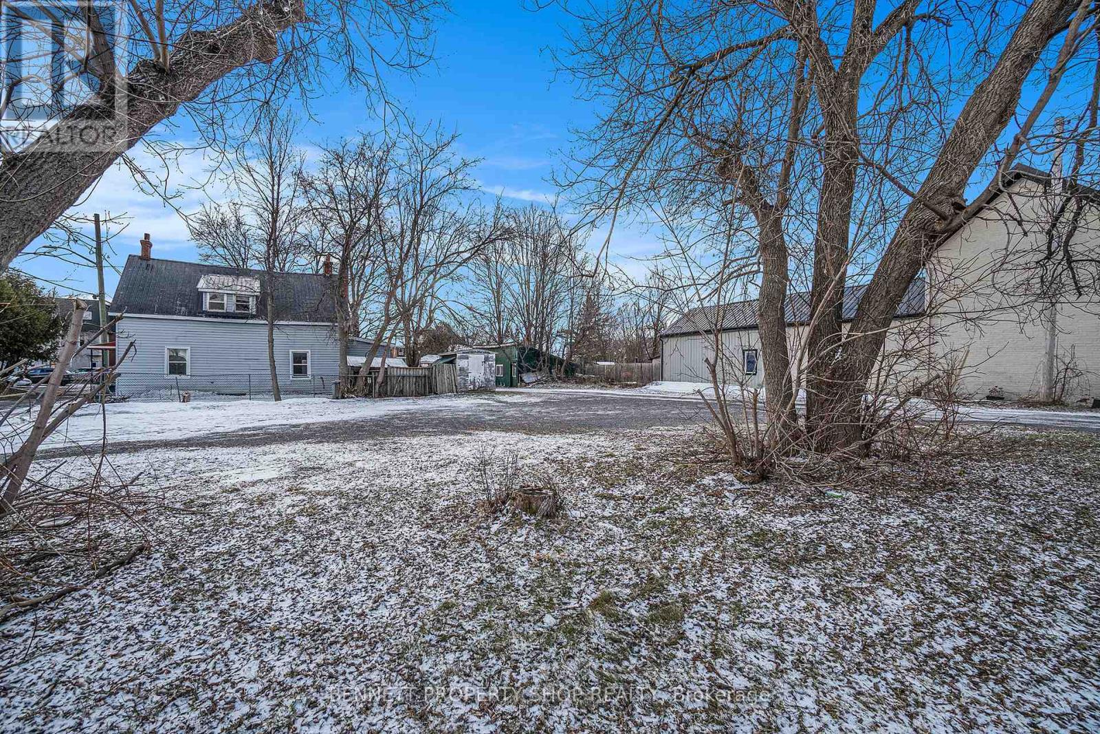 119 & 125 Daniel Street N, Arnprior, Ontario  K7S 2L1 - Photo 17 - X12344054