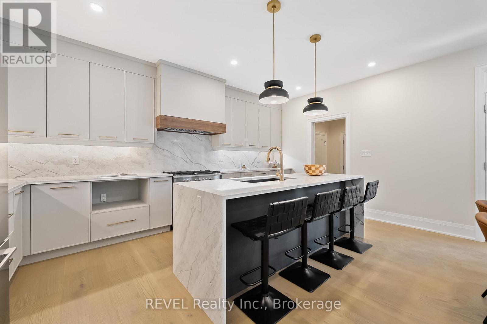 8 Accursi Crescent, Pelham, Ontario  L0S 1E2 - Photo 14 - X12344062