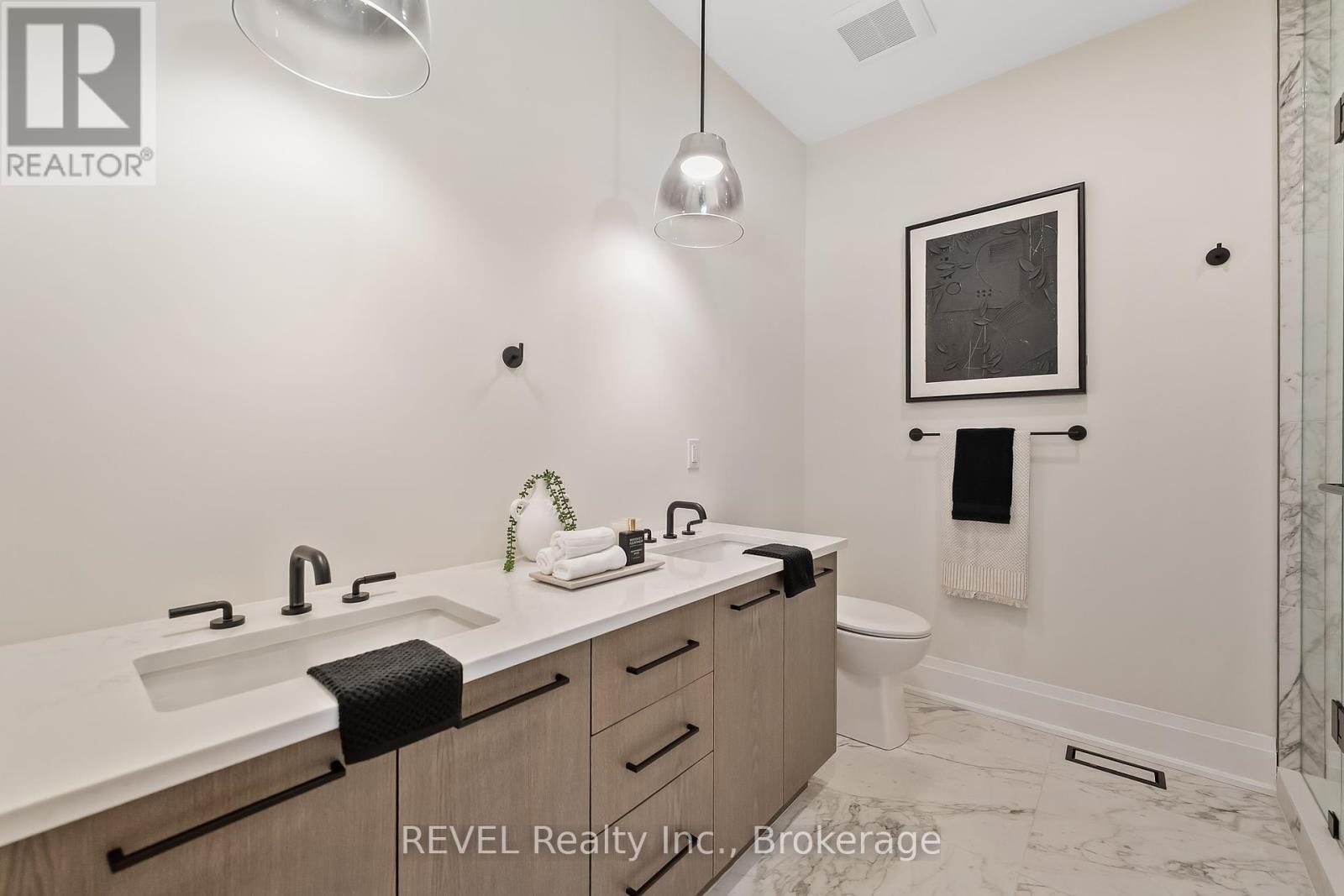 8 Accursi Crescent, Pelham, Ontario  L0S 1E2 - Photo 28 - X12344062