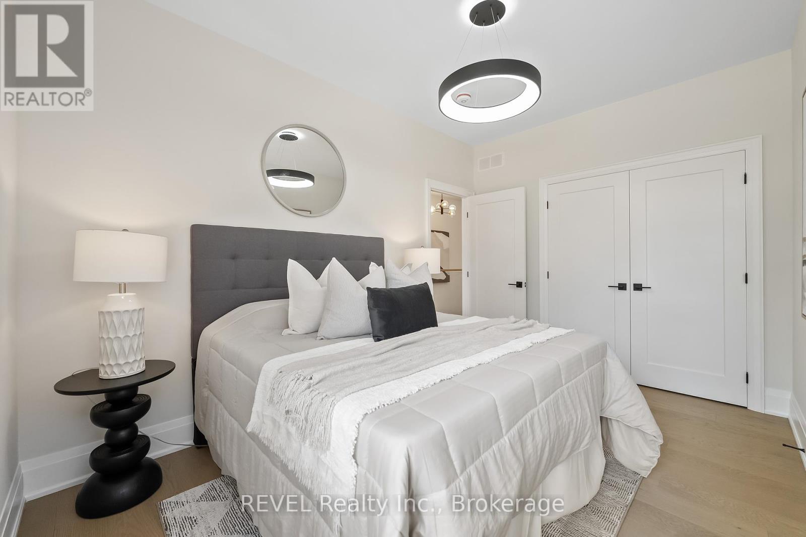 8 Accursi Crescent, Pelham, Ontario  L0S 1E2 - Photo 31 - X12344062