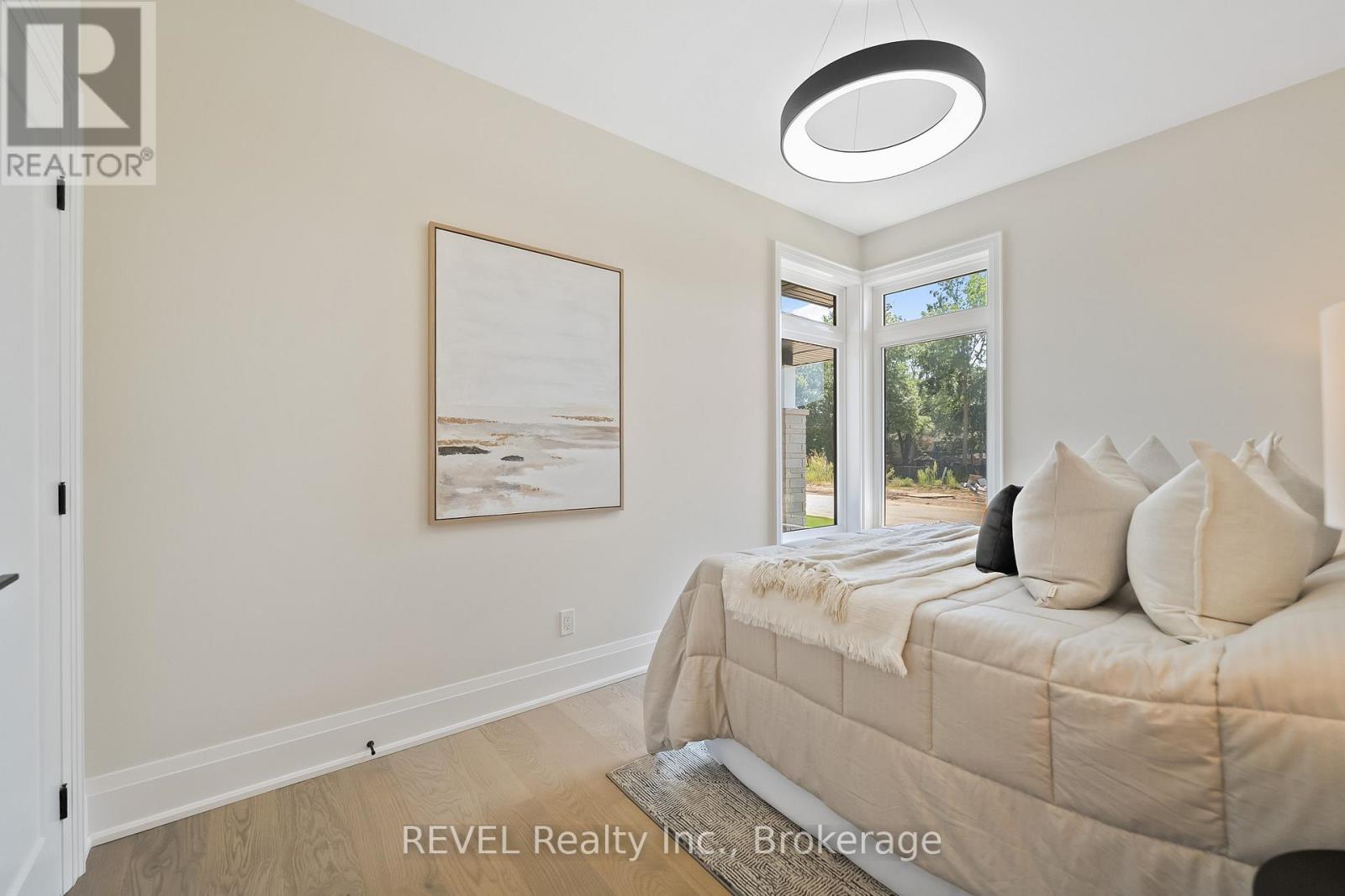 8 Accursi Crescent, Pelham, Ontario  L0S 1E2 - Photo 33 - X12344062
