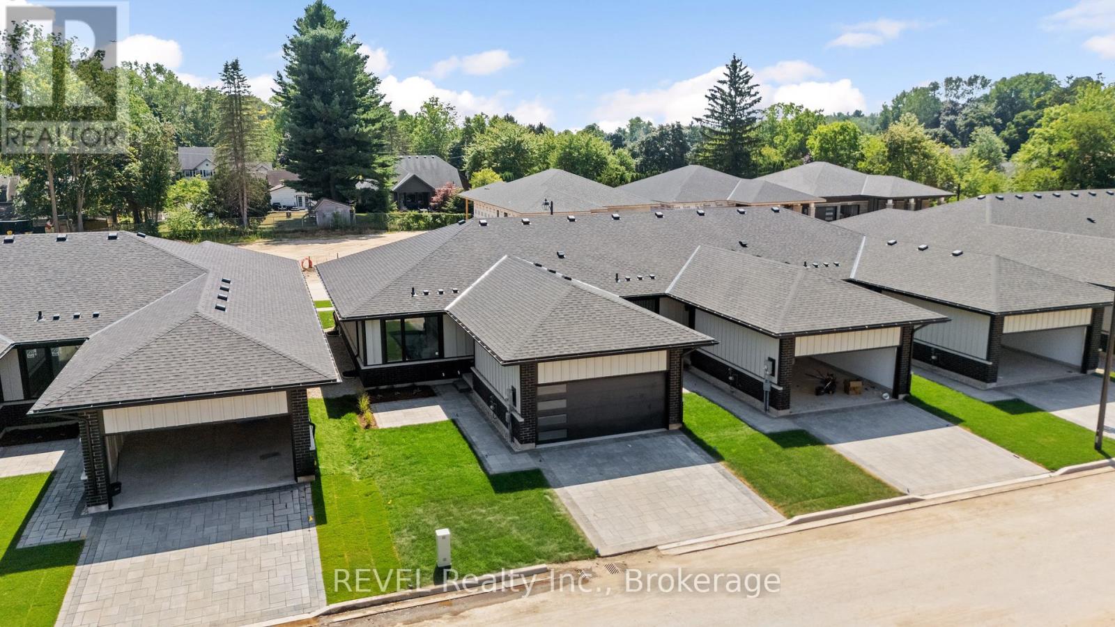 8 Accursi Crescent, Pelham, Ontario  L0S 1E2 - Photo 39 - X12344062