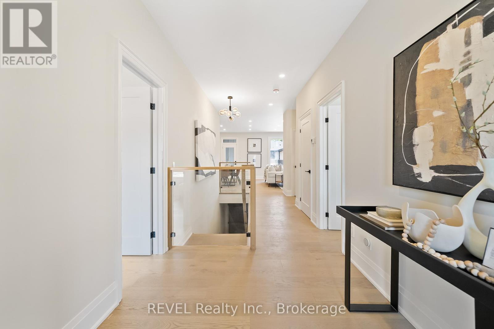 8 Accursi Crescent, Pelham, Ontario  L0S 1E2 - Photo 8 - X12344062