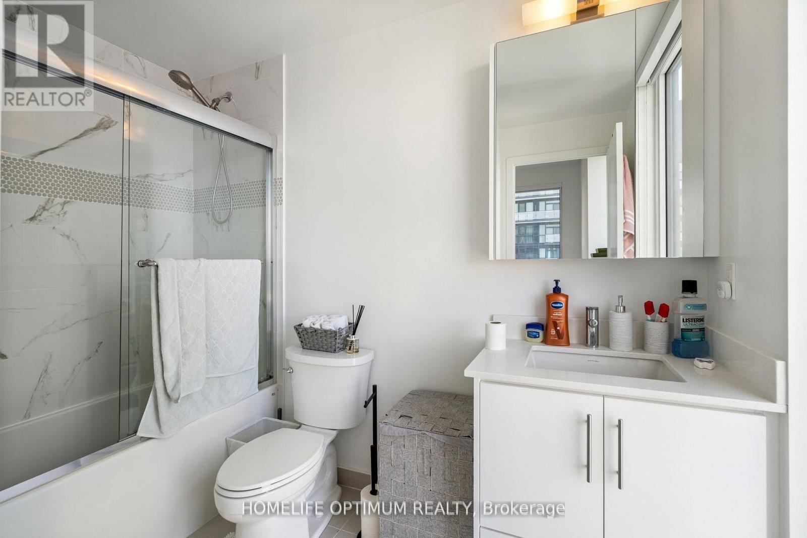 1704 - 95 Oneida Crescent, Richmond Hill, Ontario L4B 0H5 - Photo 20 - N12343974