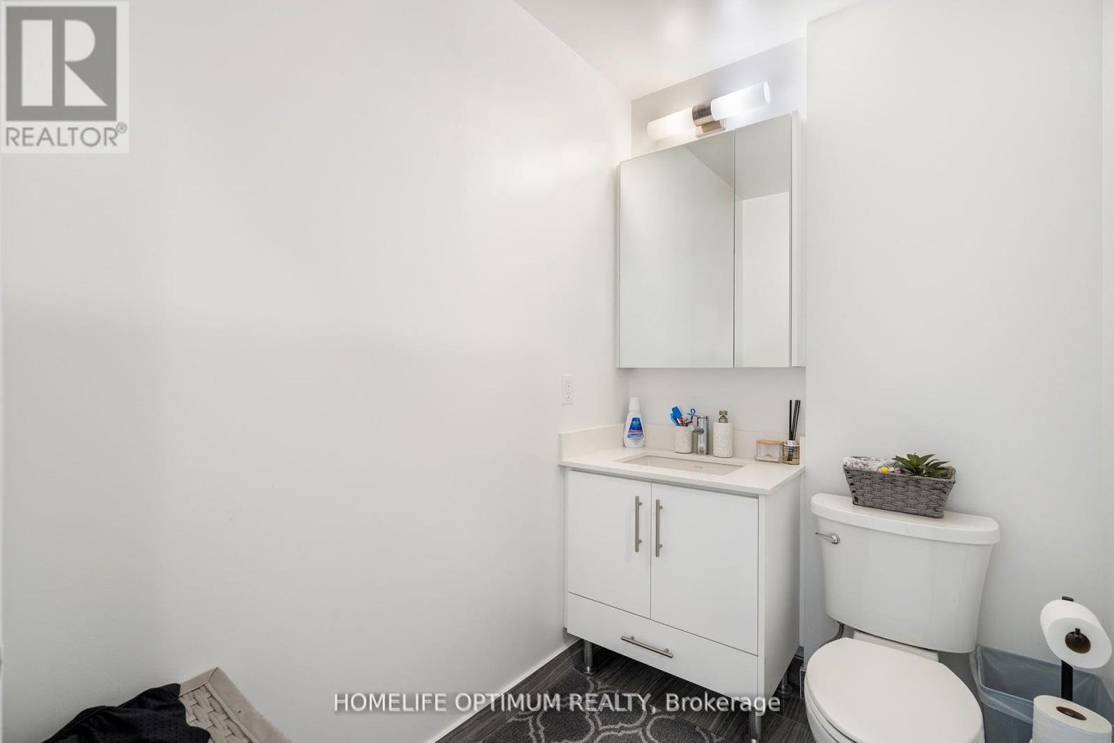 1704 - 95 Oneida Crescent, Richmond Hill, Ontario L4B 0H5 - Photo 4 - N12343974