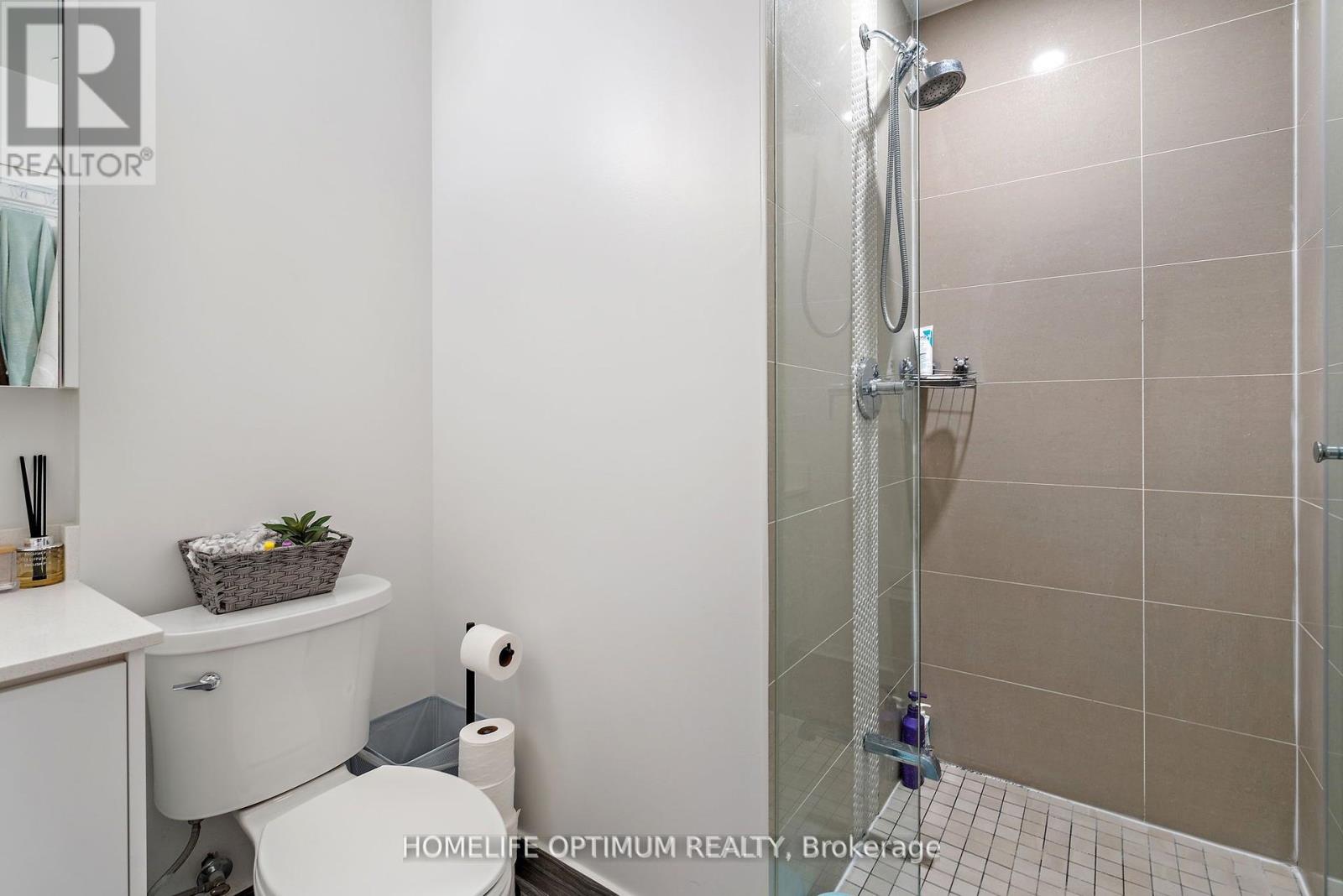 1704 - 95 Oneida Crescent, Richmond Hill, Ontario L4B 0H5 - Photo 5 - N12343974