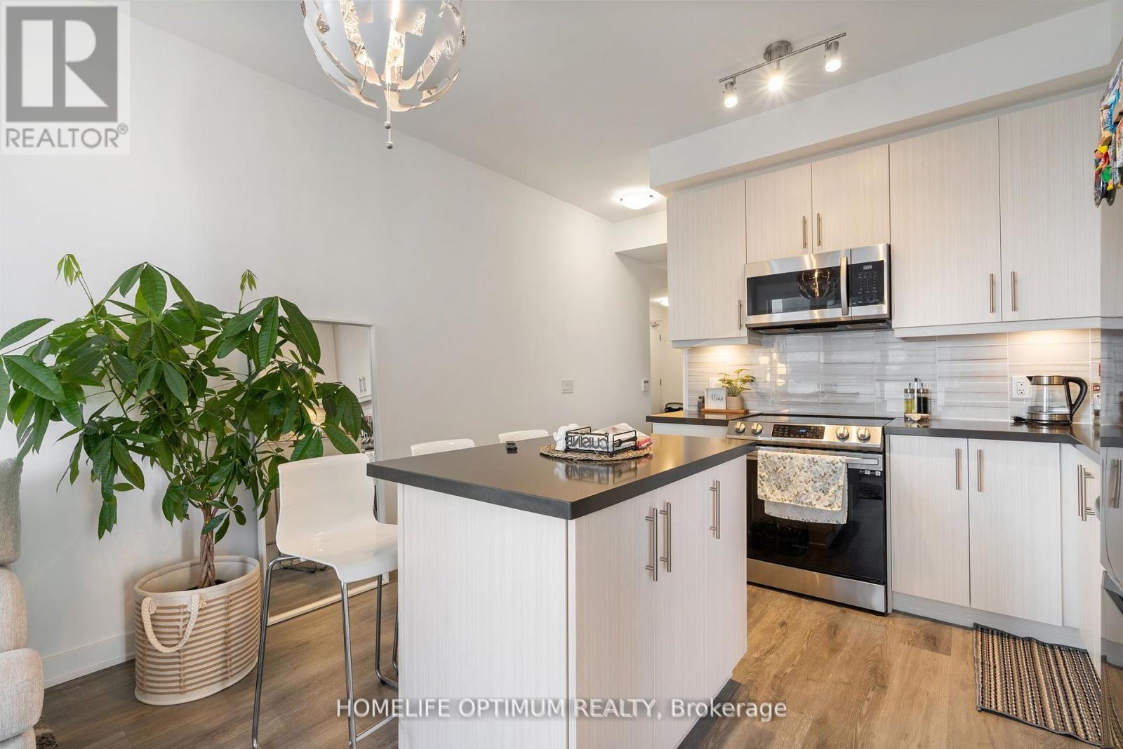 1704 - 95 Oneida Crescent, Richmond Hill, Ontario L4B 0H5 - Photo 7 - N12343974