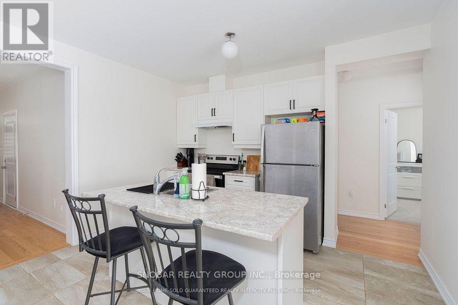 15 Valleybrook Road, Barrie, Ontario  L9S 2Z8 - Photo 6 - S12334685