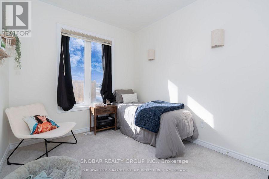 15 Valleybrook Road, Barrie, Ontario  L9S 2Z8 - Photo 12 - S12334685