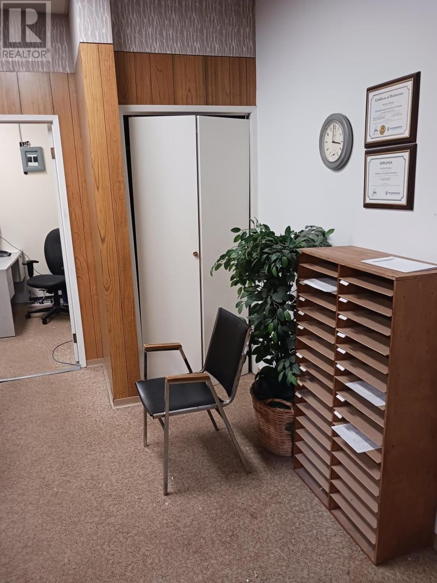 1 & 2 1111 Victoria Ave E, Thunder Bay, Ontario  P7C 1G7 - Photo 8 - TB252516
