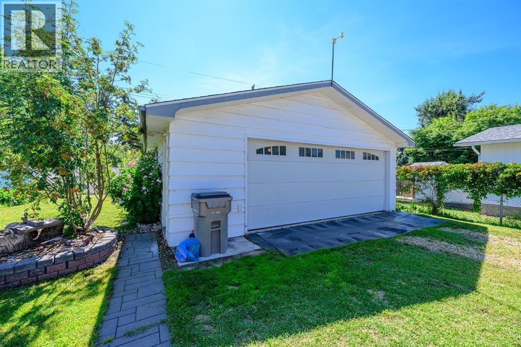 Property at 9653 113 Avenue image 5