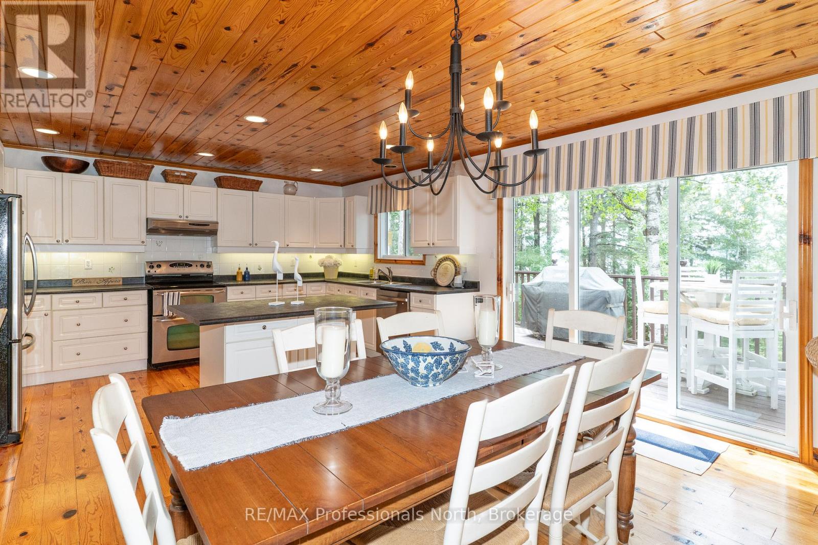 1140 Seabreeze Road, Lake Of Bays, Ontario  P0A 1H0 - Photo 17 - X12344026