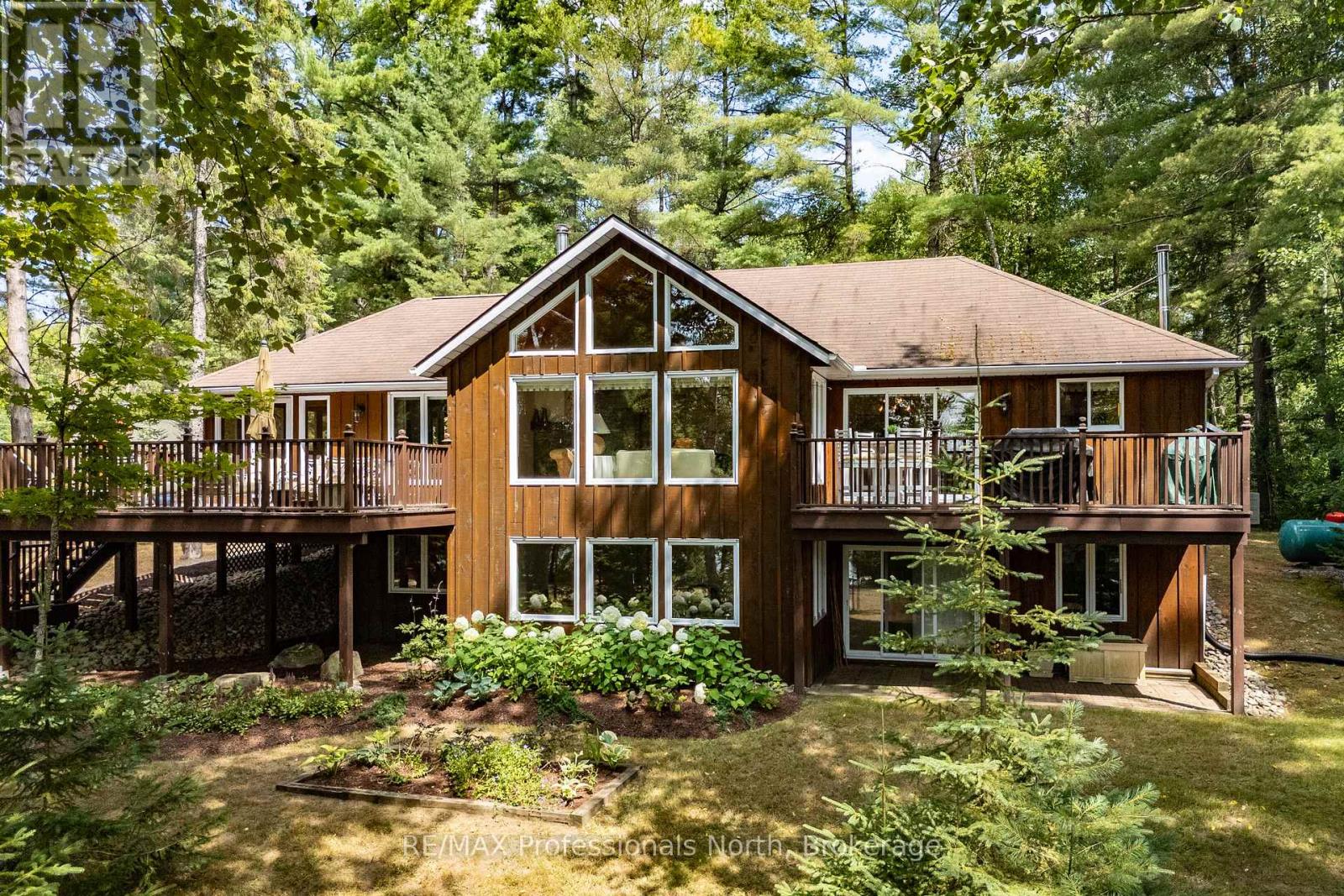 1140 Seabreeze Road, Lake Of Bays, Ontario  P0A 1H0 - Photo 2 - X12344026