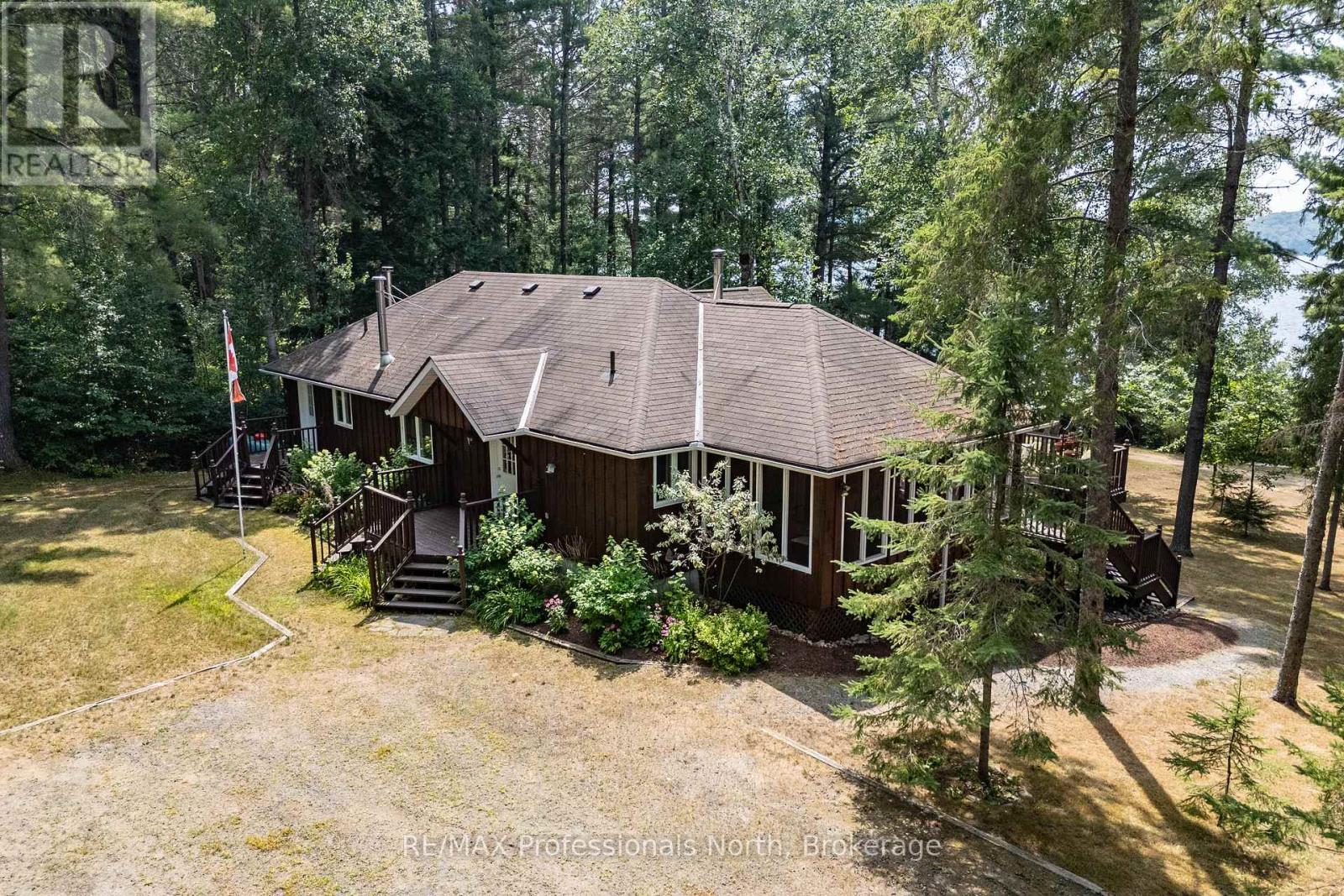 1140 Seabreeze Road, Lake Of Bays, Ontario  P0A 1H0 - Photo 3 - X12344026