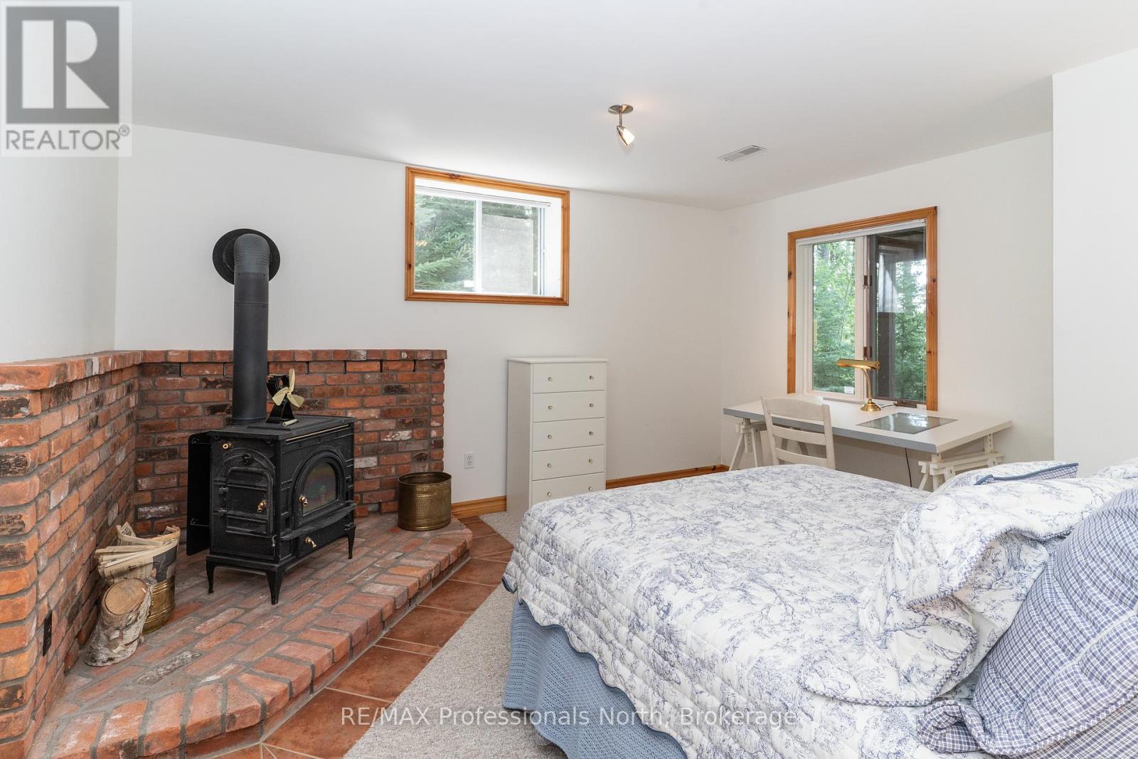 1140 Seabreeze Road, Lake Of Bays, Ontario  P0A 1H0 - Photo 33 - X12344026