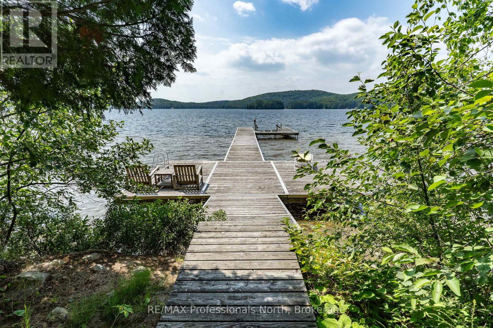 1140 Seabreeze Road, Lake Of Bays, Ontario  P0A 1H0 - Photo 9 - X12344026