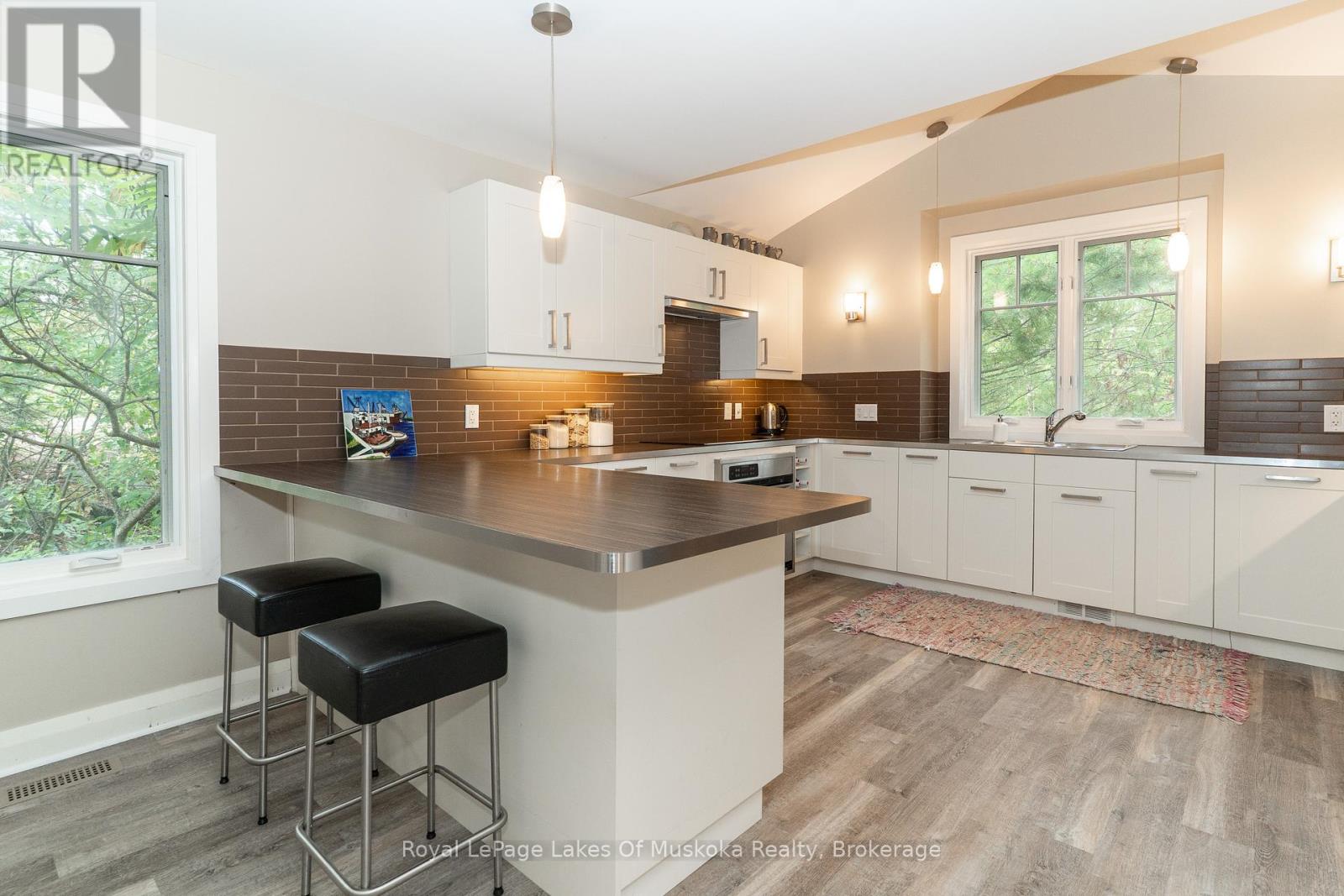 210&230 Revell Street, Gravenhurst, Ontario  P1P 0E3 - Photo 15 - X12344107