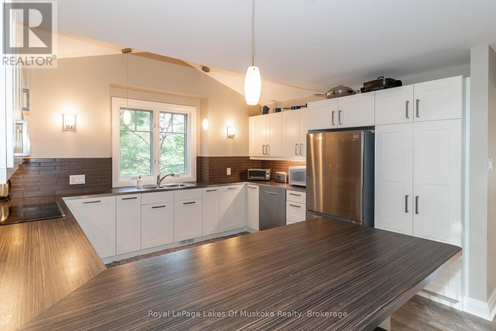210&230 Revell Street, Gravenhurst, Ontario  P1P 0E3 - Photo 16 - X12344107