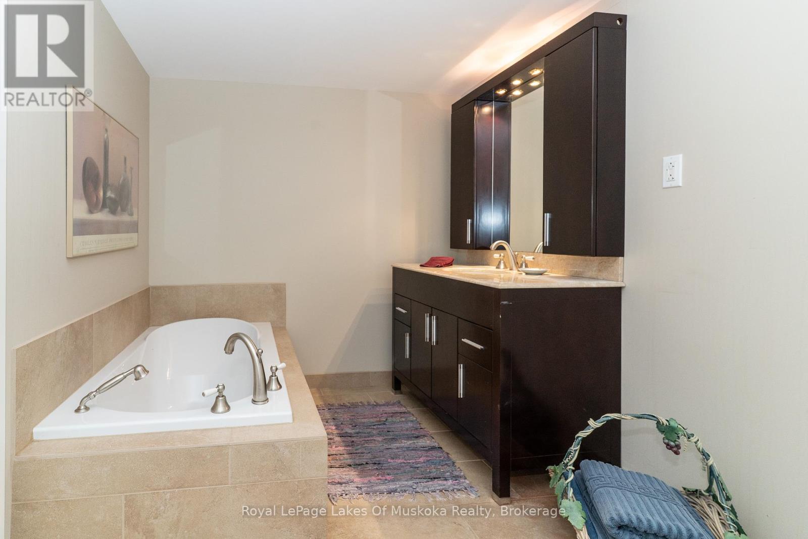 210&230 Revell Street, Gravenhurst, Ontario  P1P 0E3 - Photo 32 - X12344107