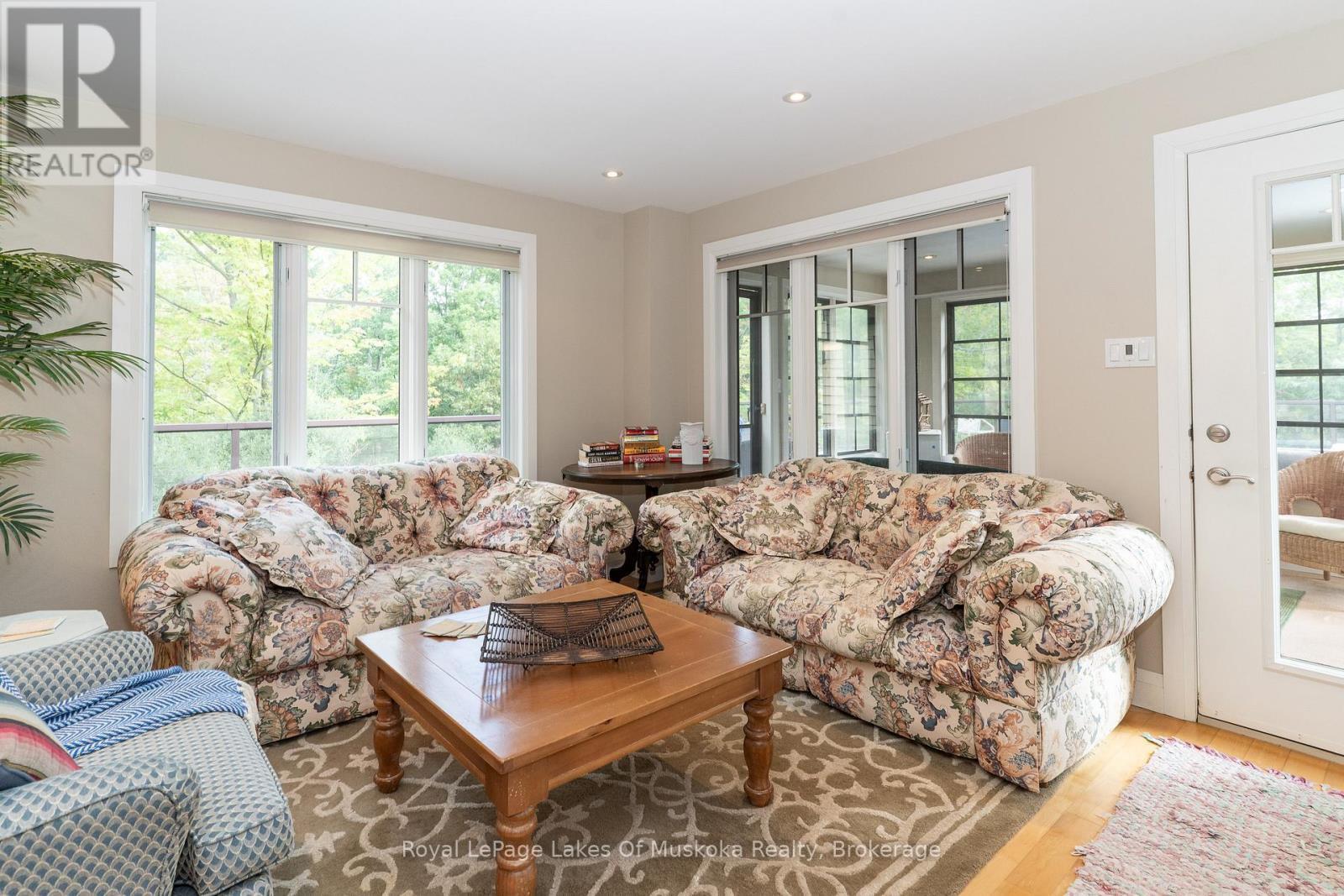 210&230 Revell Street, Gravenhurst, Ontario  P1P 0E3 - Photo 6 - X12344107