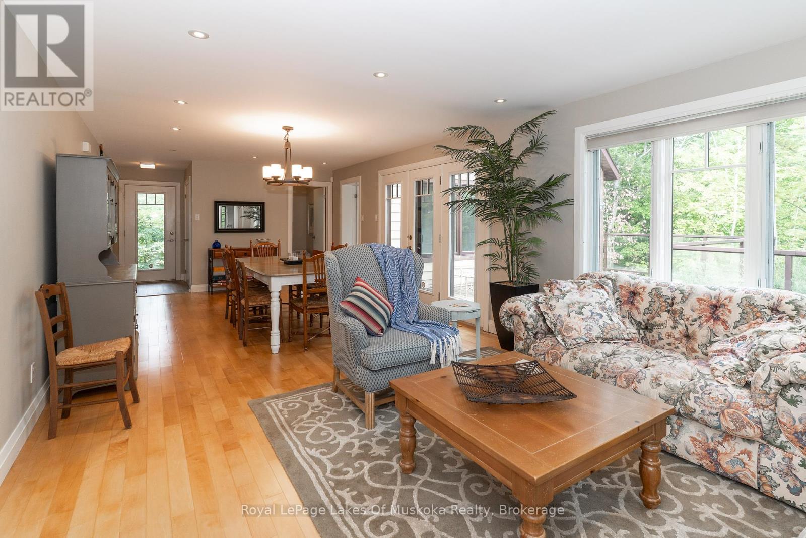 210&230 Revell Street, Gravenhurst, Ontario  P1P 0E3 - Photo 7 - X12344107