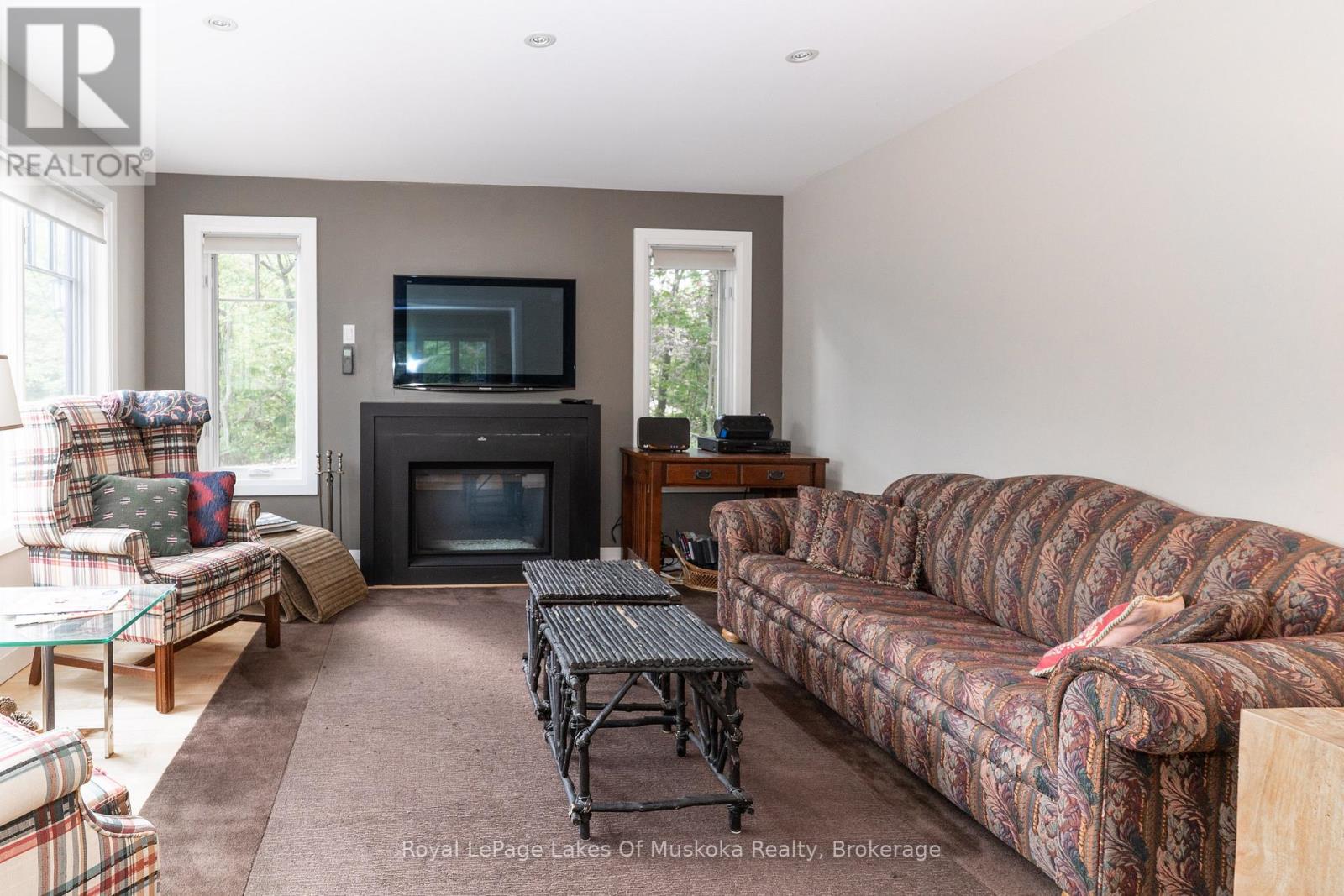 210&230 Revell Street, Gravenhurst, Ontario  P1P 0E3 - Photo 9 - X12344107