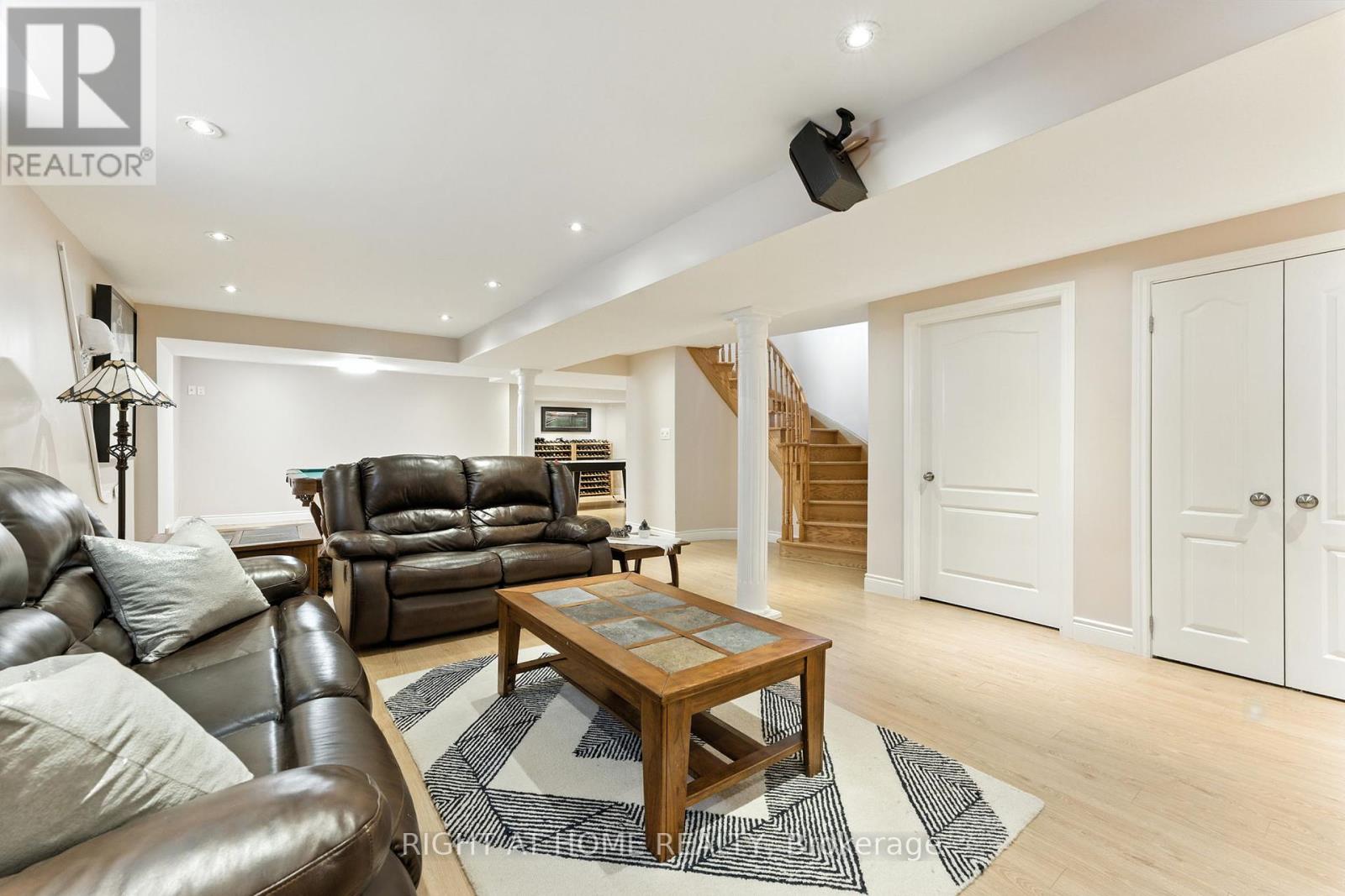 2465 Whistling Springs Crescent, Oakville, Ontario  L6M 5G4 - Photo 26 - W12343944