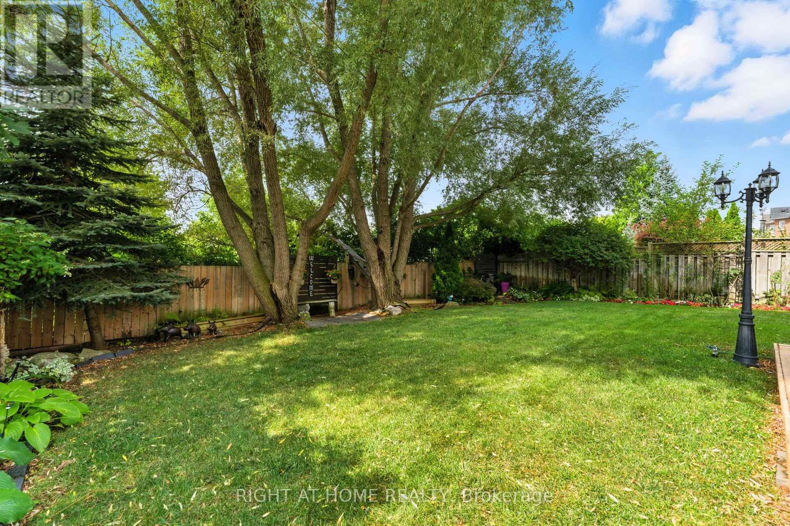 2465 Whistling Springs Crescent, Oakville, Ontario  L6M 5G4 - Photo 37 - W12343944
