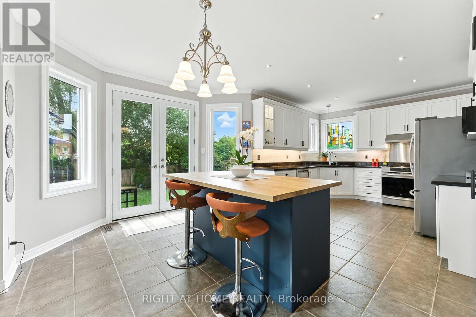 Property at 2465 WHISTLING SPRINGS CRESCENT image 4