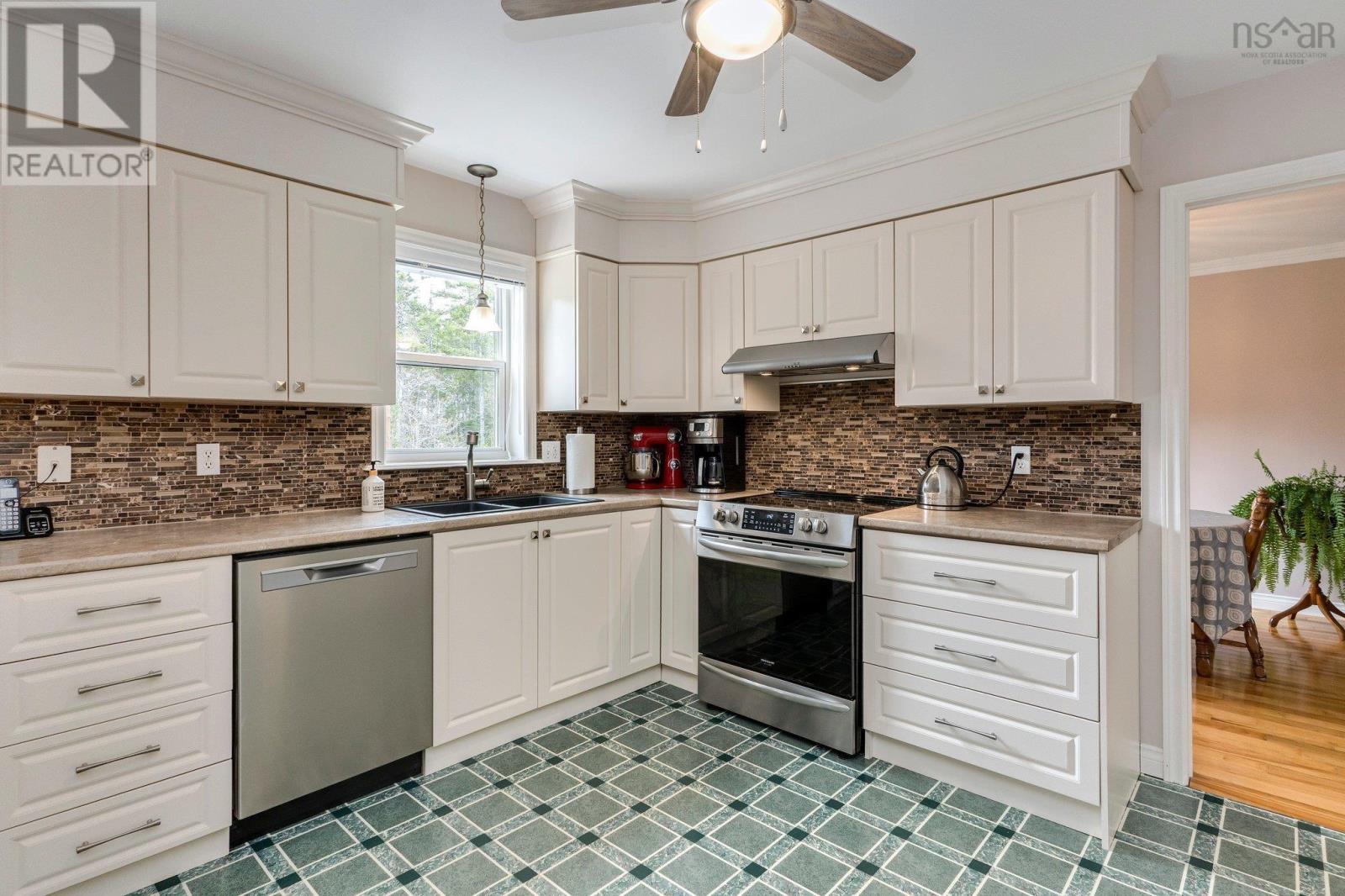 227 St George Blvd, Hammonds Plains, Nova Scotia  B4B 1K7 - Photo 10 - 202511035