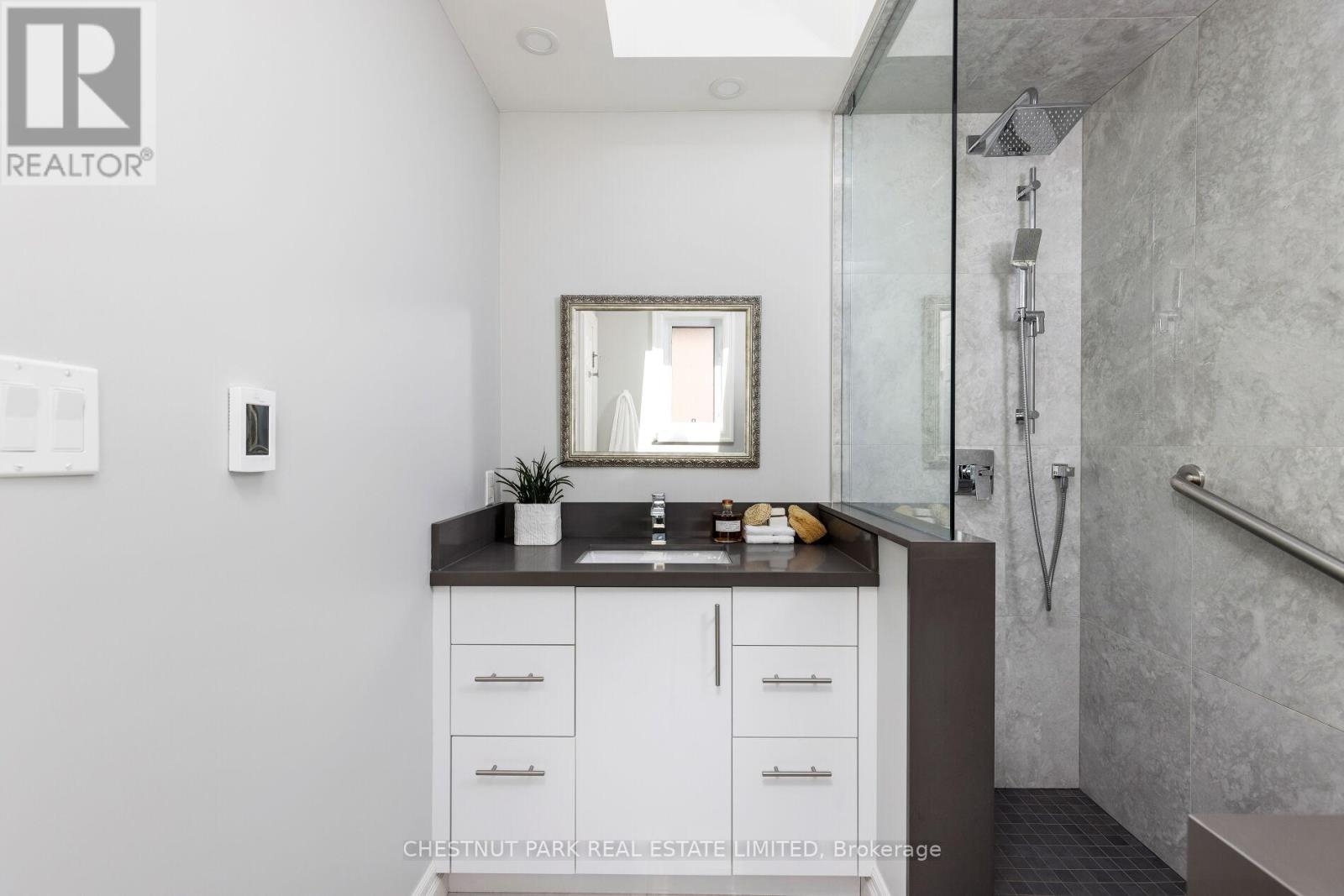 75 Paperbirch Drive, Toronto, Ontario  M3C 2E6 - Photo 25 - C12344089