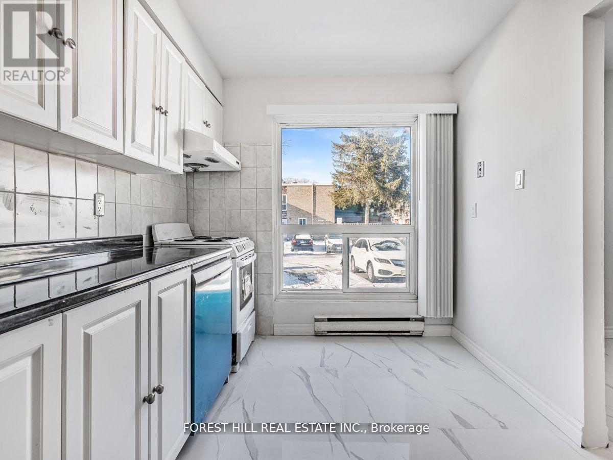 53 Woody Vine Way, Toronto, Ontario  M2J 4H5 - Photo 4 - C12344105
