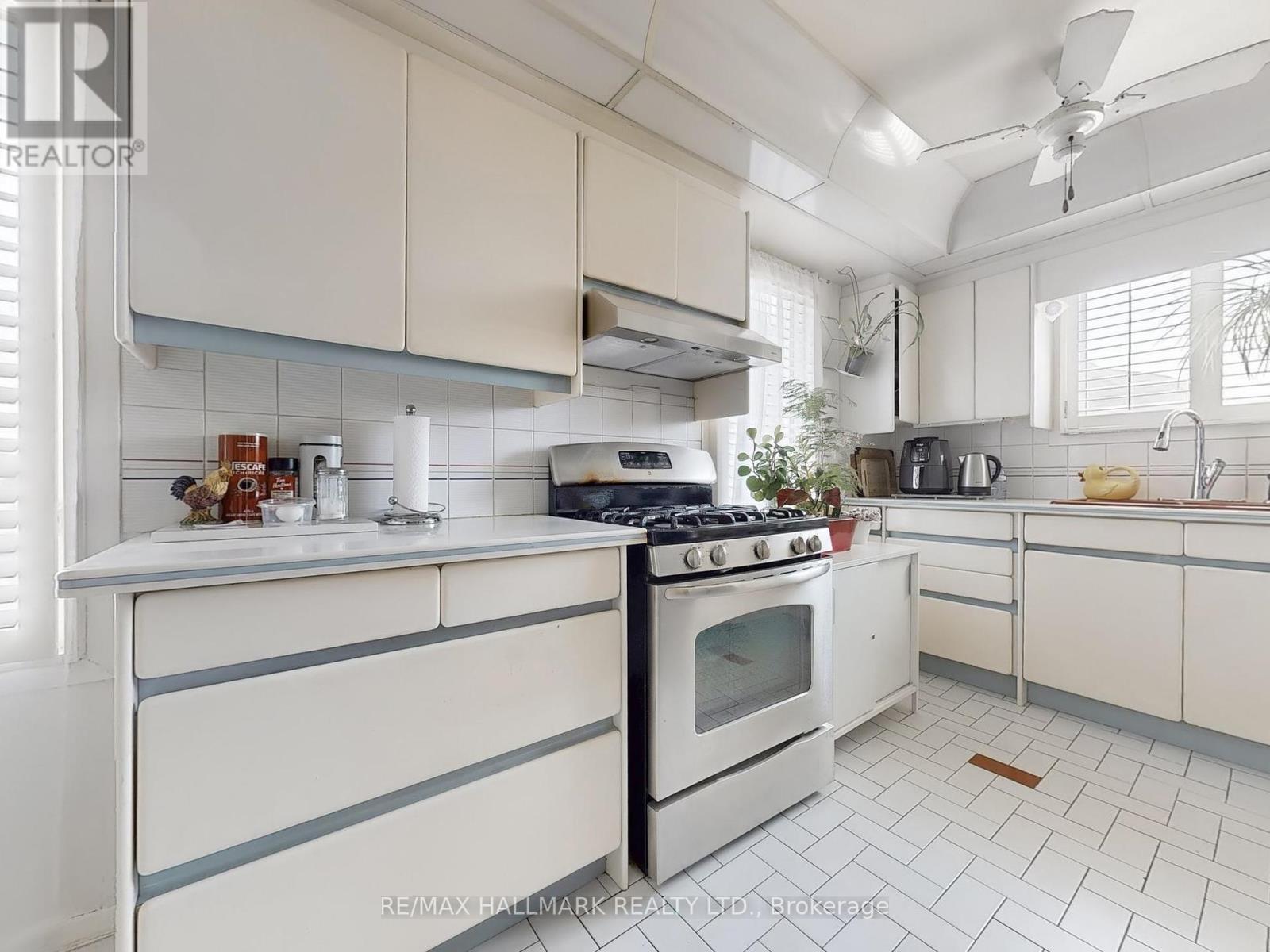 94 Scunthrope Road, Toronto, Ontario  M1S 4W3 - Photo 14 - E12344145